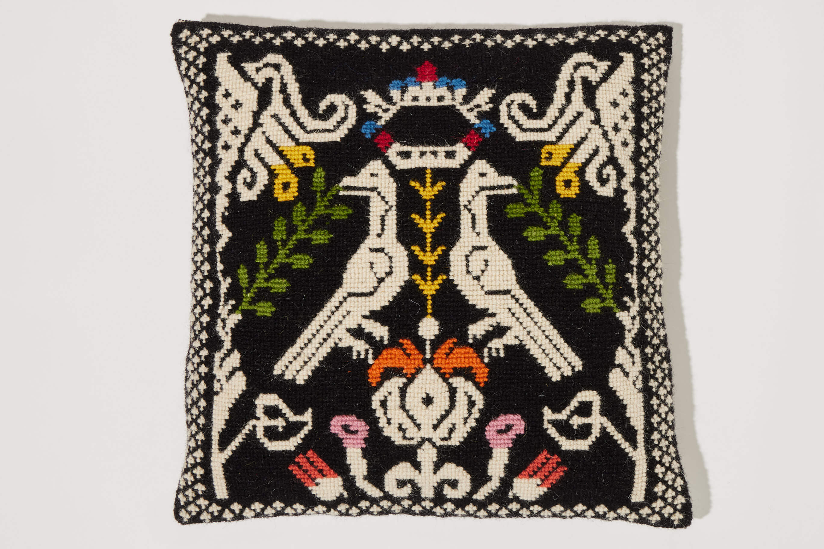 Rosamia - Textile brodé et tissé Coussins et tapis : Maxi coussin Pavoncella